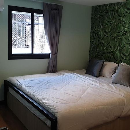 Nature Village Hostel Бангкок Экстерьер фото