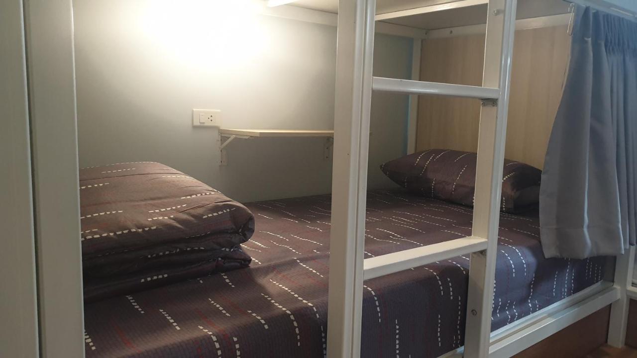 Nature Village Hostel Бангкок Экстерьер фото